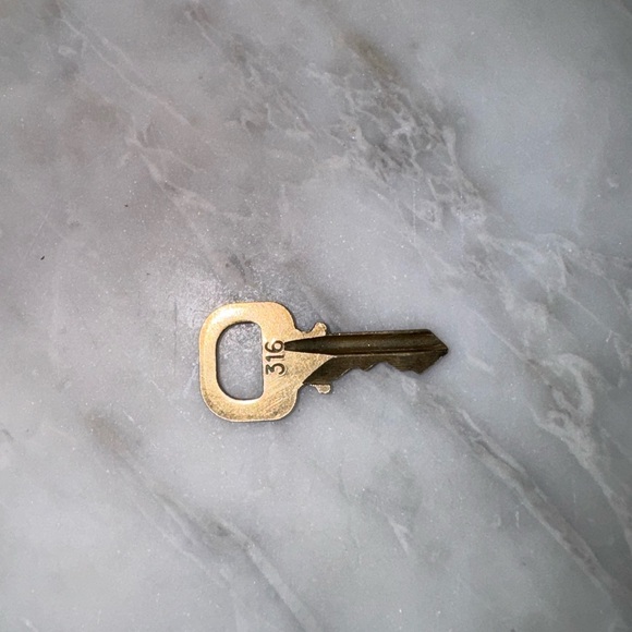 Louis Vuitton Lock and Key - Picture 5 of 5